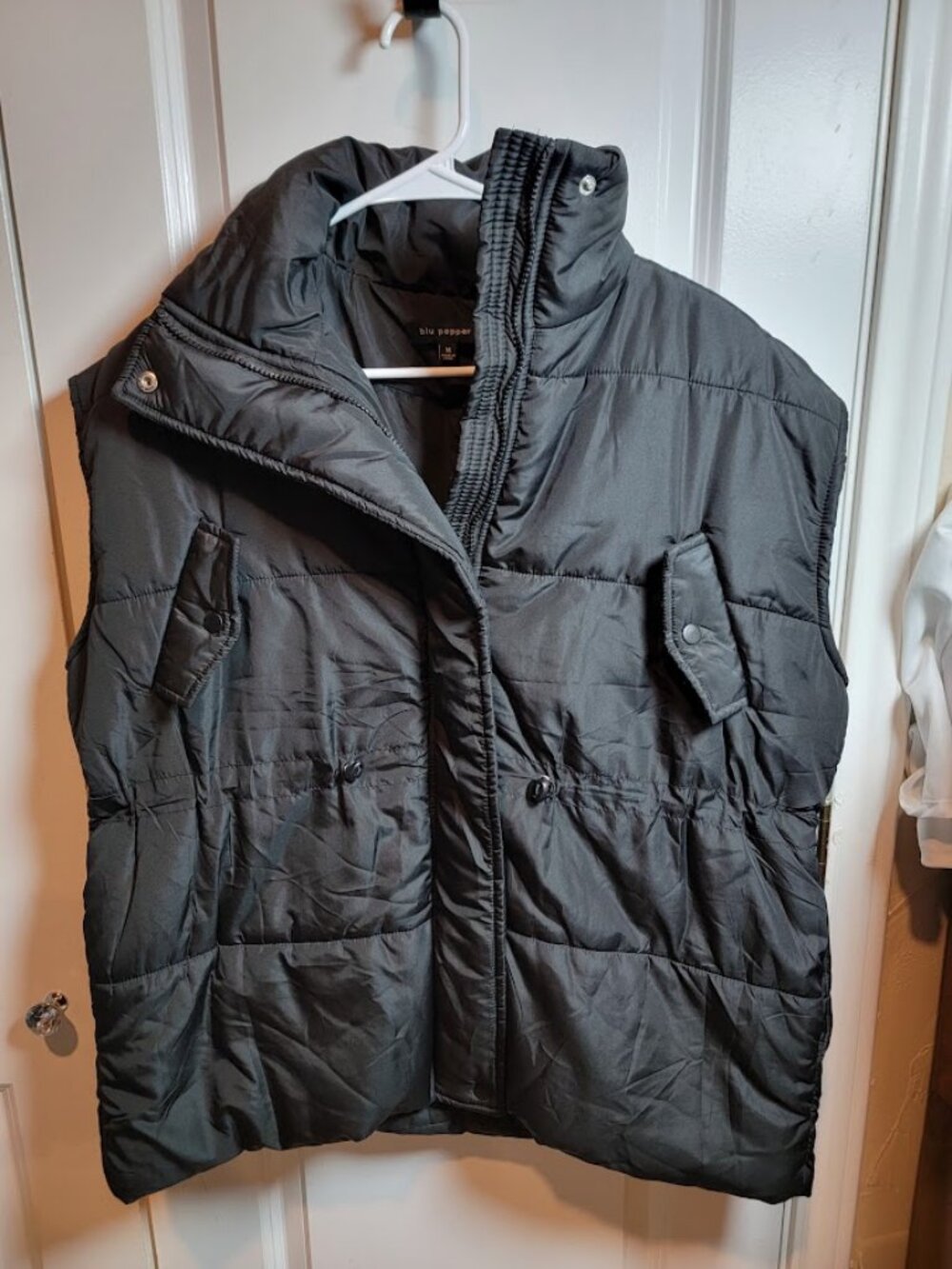 Blu Pepper Women’s Medium Black Puffer Vest High Collar Utility Cinch Waist